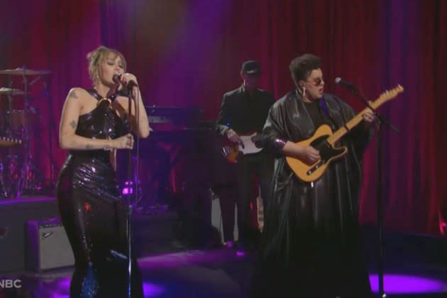 Nothing Compares to You: Miley Cyrus’ Unforgettable Performance at SNL50